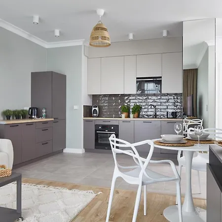 Metro Imielin By Bookinghost *