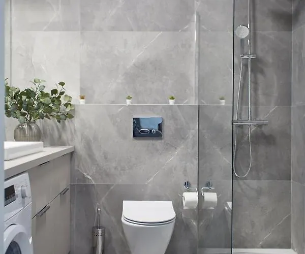 Apartment Metro Imielin By Bookinghost